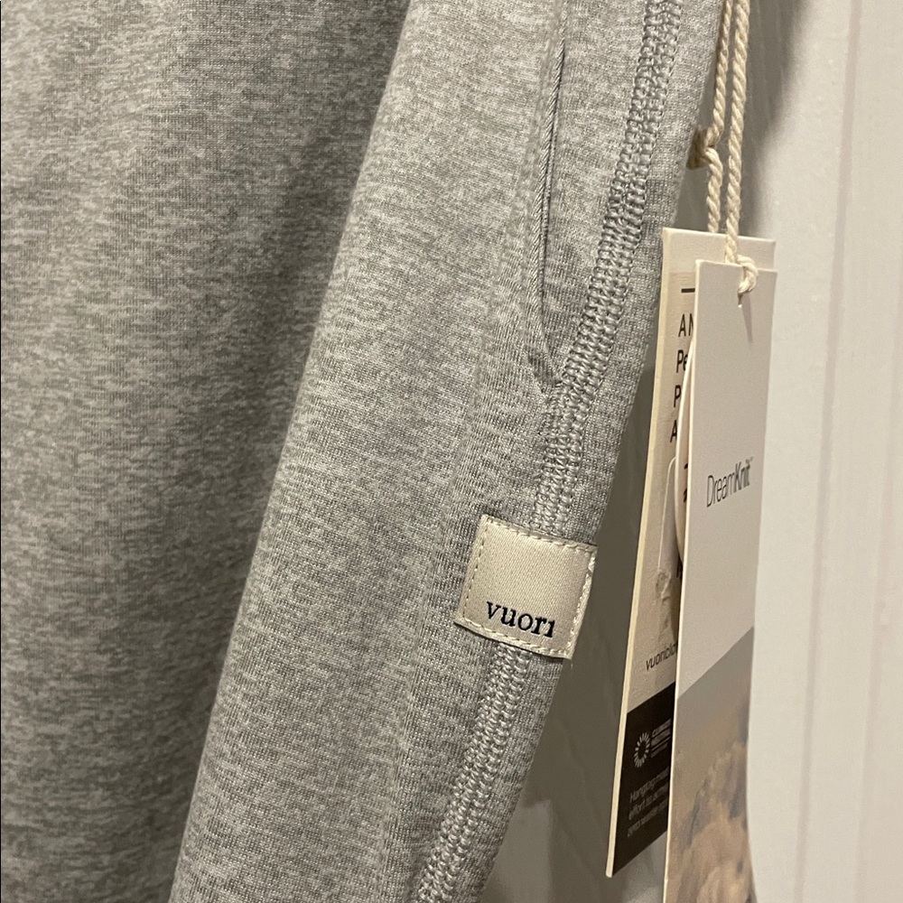 Brand new Vuori performance jogger in pale gray heather - Picture 7 of 7